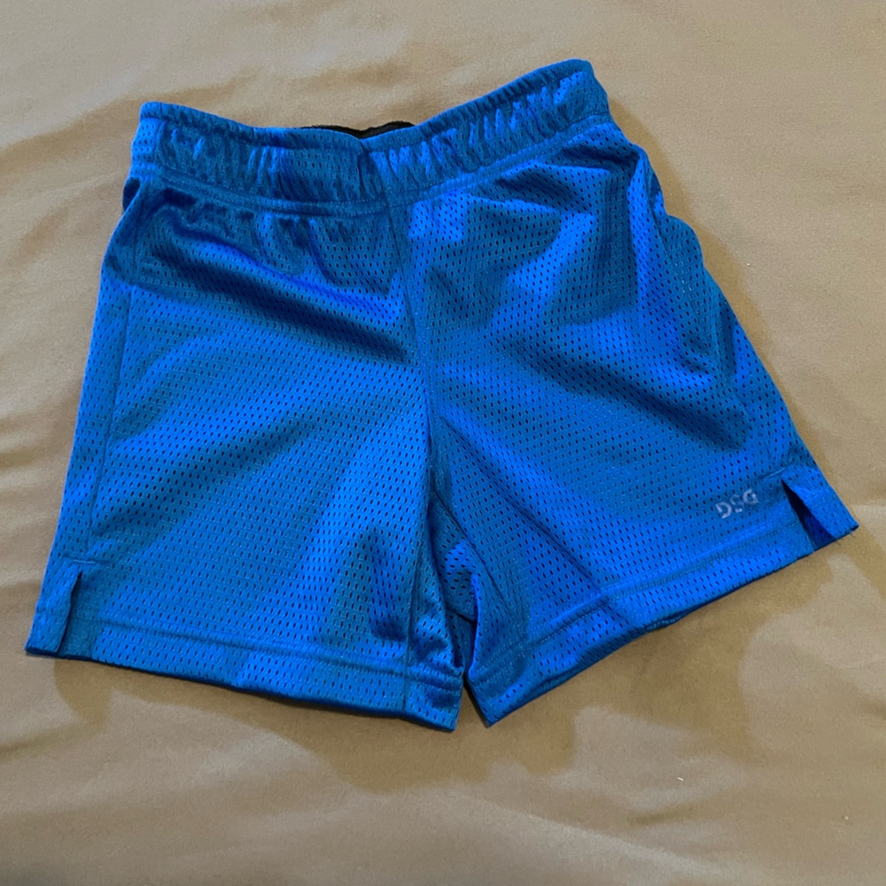 NWT 4/5 boys DSG pocketless mesh shorts